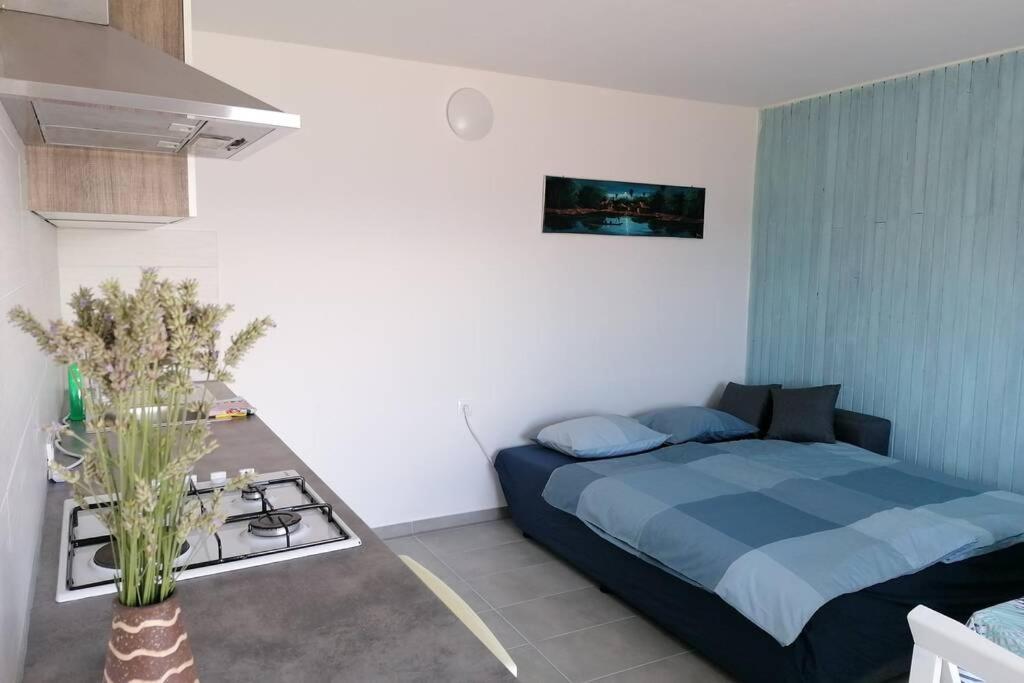 Apartment By The Sea- Santa Marina Raša Extérieur photo